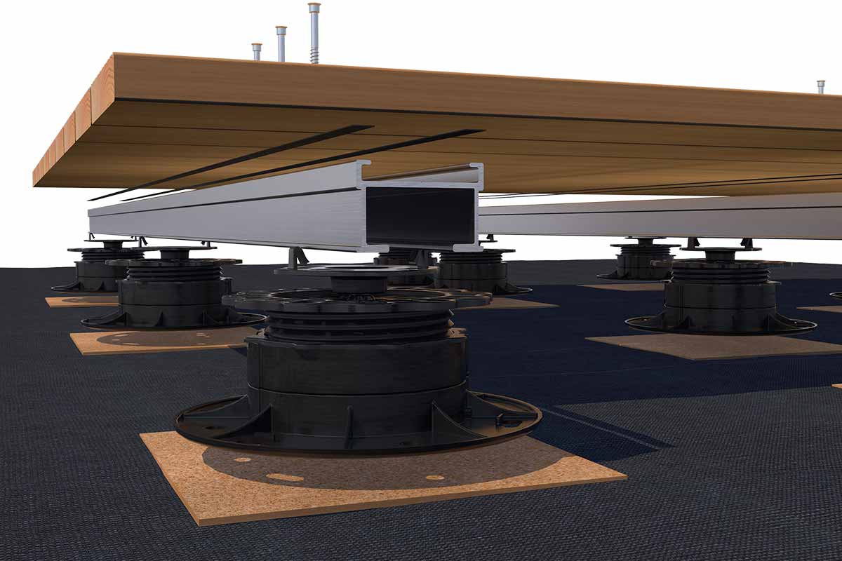 Holzterrasse mit Unterkonstruktion und Verstellfüßen Holzterrasse mit Unterkonstruktion und Verstellfüßen